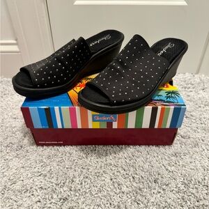 SKECHERS MEMORY FOAM WEDGE SLIDE